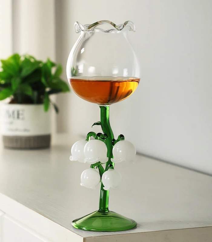 Handgeblasenes Weinglas und Champagnerglas mit Maiglöckchenmotiv, 21 cm