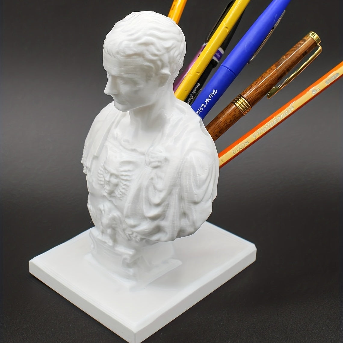 Stojánek na pero na stůl Aurelius — historický design Julia Caesara
