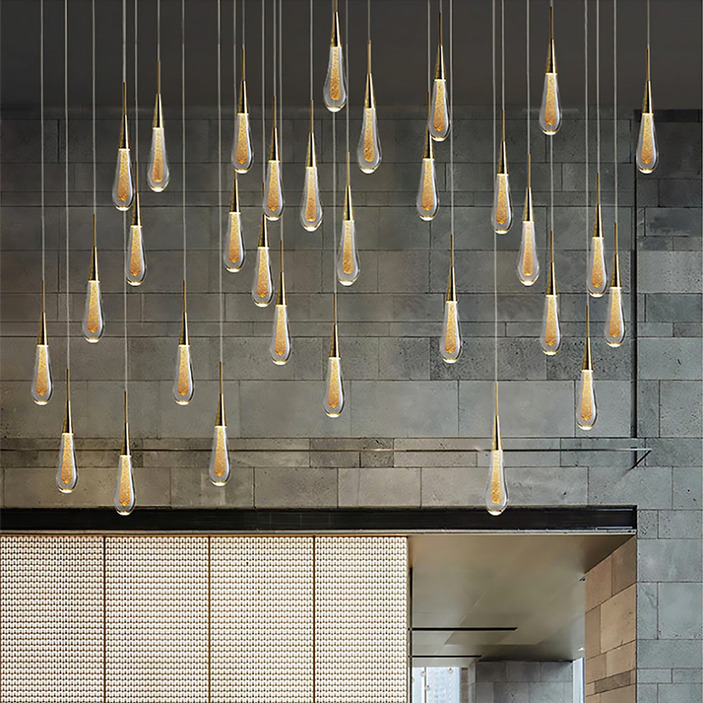 Candeeiro suspenso Vanndråpe — Design escultural com queda de luz LED