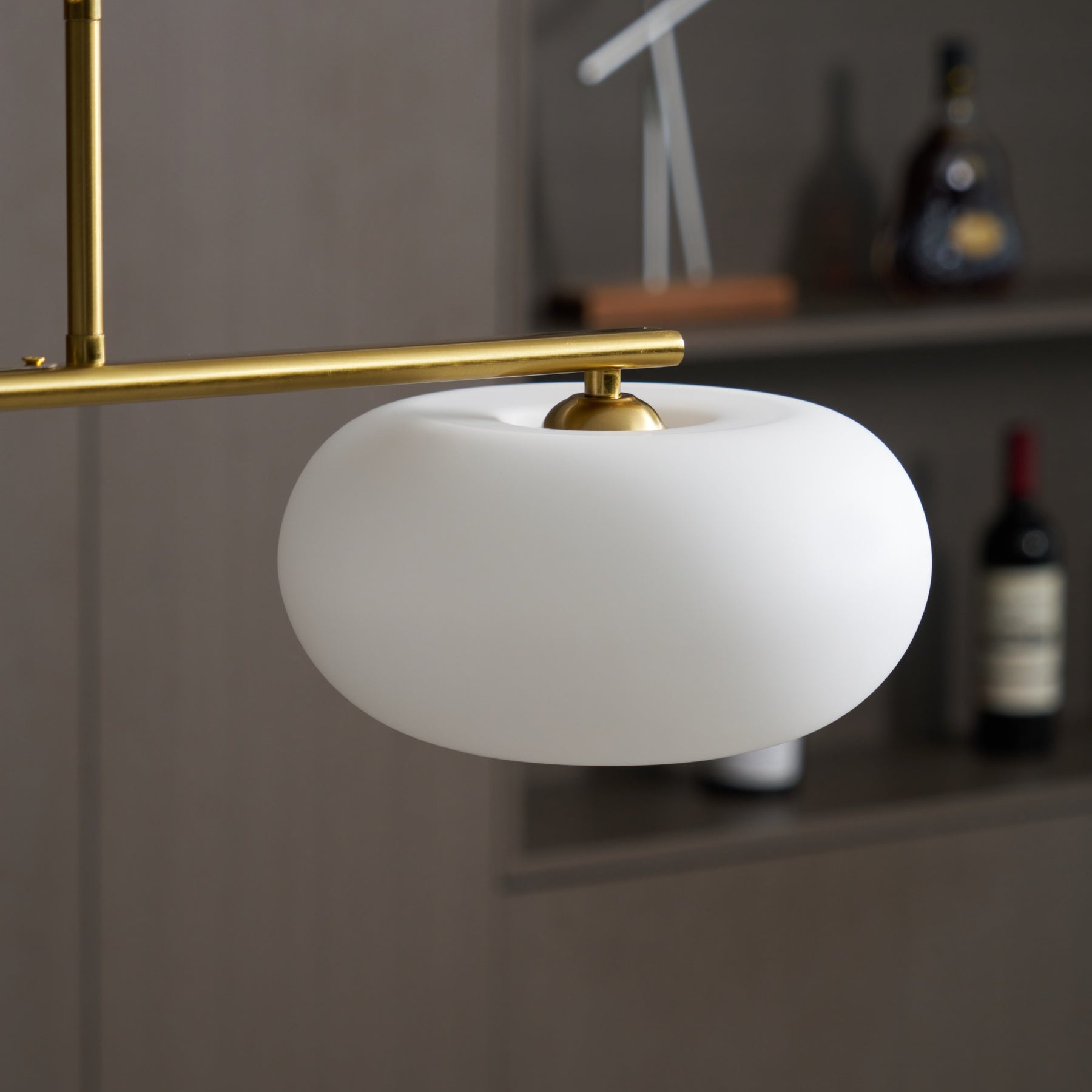 Astrae elegante Glas Pendelleuchte für moderne Küchenräume