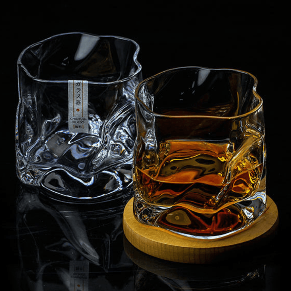 Kairo Glassworks Edo-Kiriko-Whiskyglas, handgeschliffen – Künstlerisches, zerknittertes Design