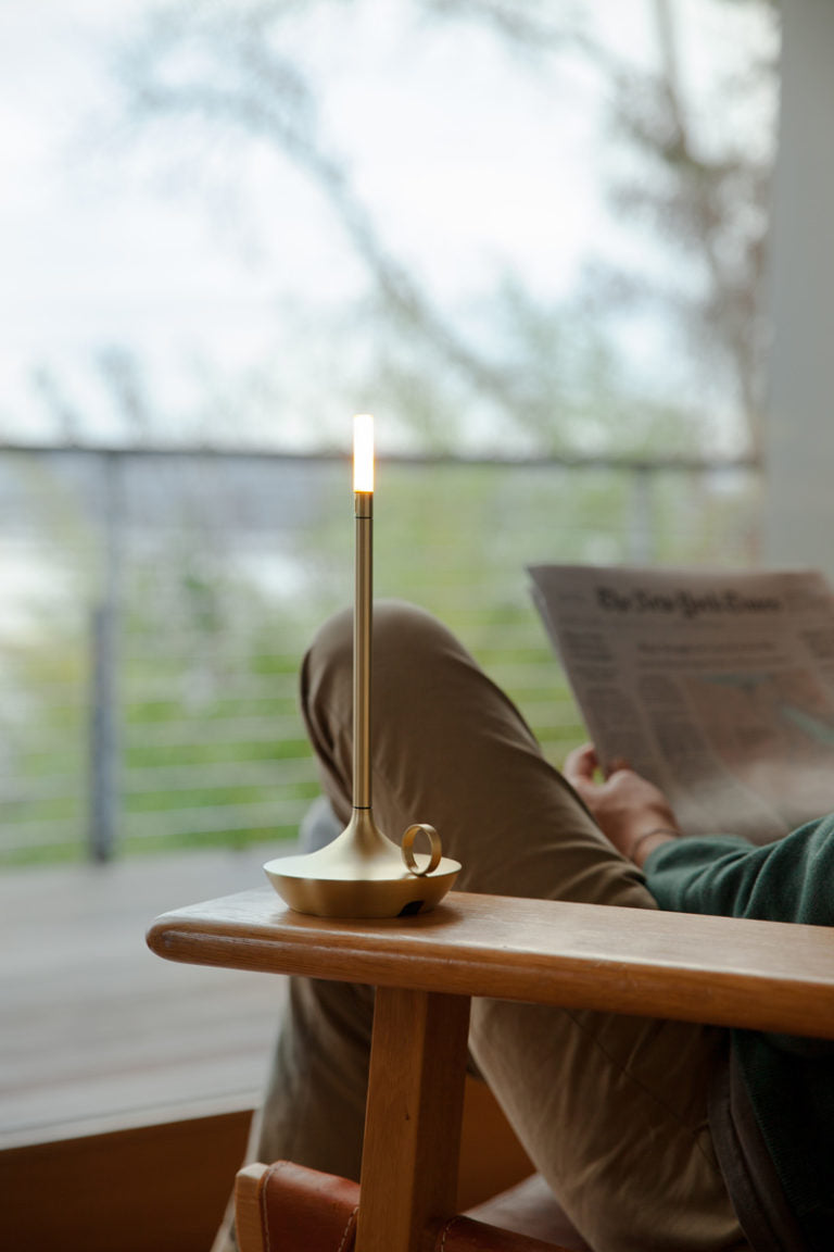 Lampada da tavolo a forma di candela con LED portatile — luce calda ricaricabile