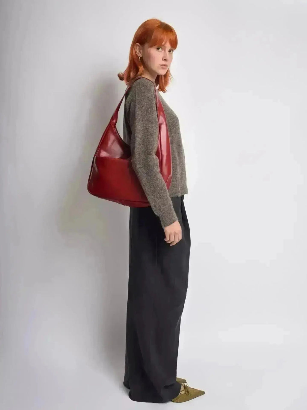 Timeless Bucket Shape Handbag — Structured Design, Spacious Interior