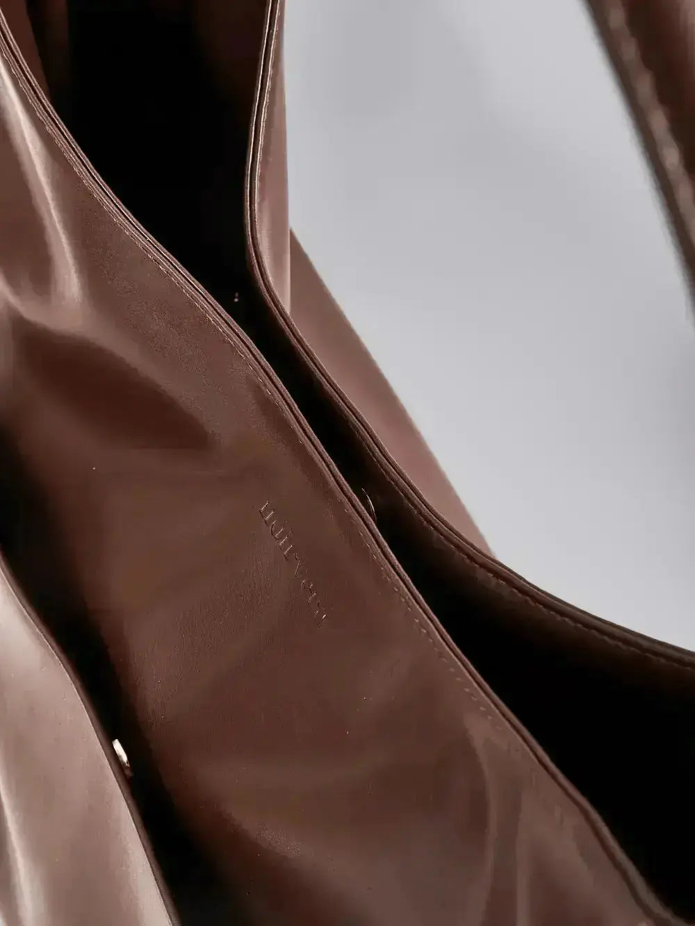 Timeless Bucket Shape Handbag — Structured Design, Spacious Interior