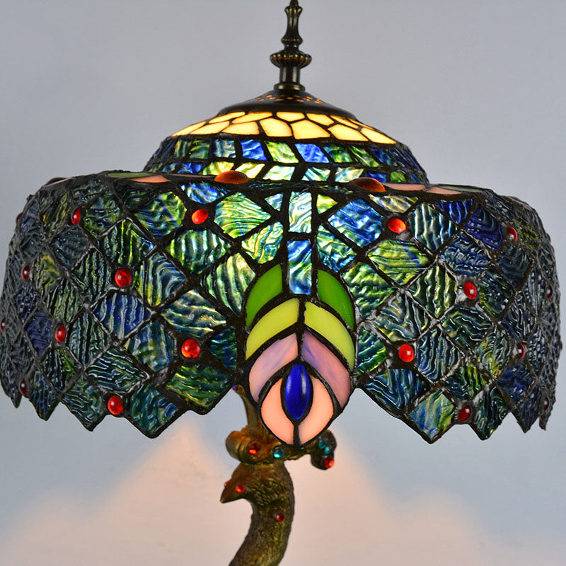 Stolní lampa Aurena Tiffany Style — zářivě vícebarevné skleněné stínidlo ve tvaru kopule
