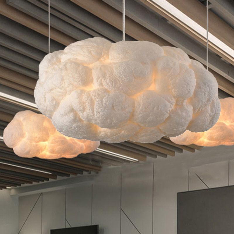 Lampă suspendată LED Minori cu design în formă de nor — PVC/bumbac, albă
