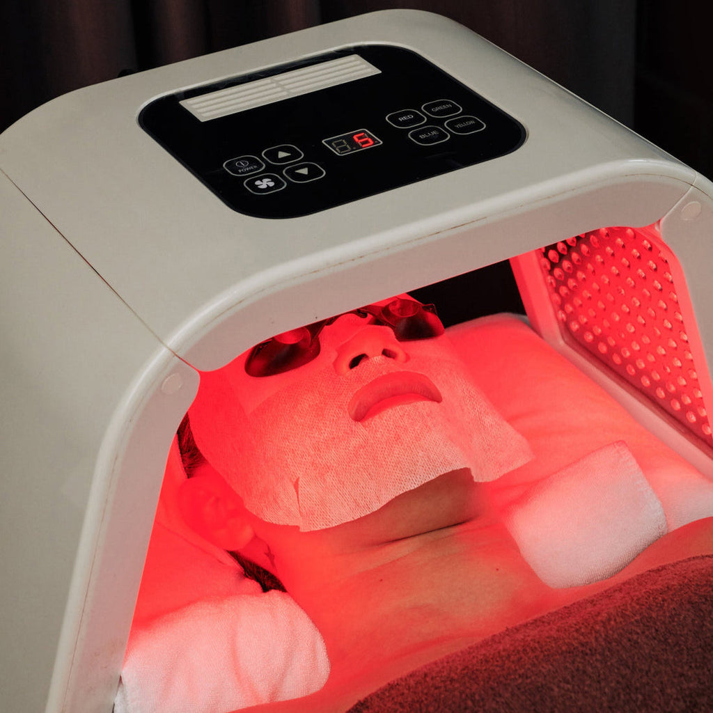 PDT-LED-Lichttherapiegerät mit 7 Farben — Hautverjüngung
