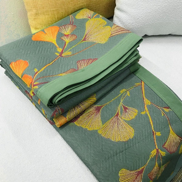 Kétoldalas, jacquard szövésű, virágos ginkgoleveles ágytakaró