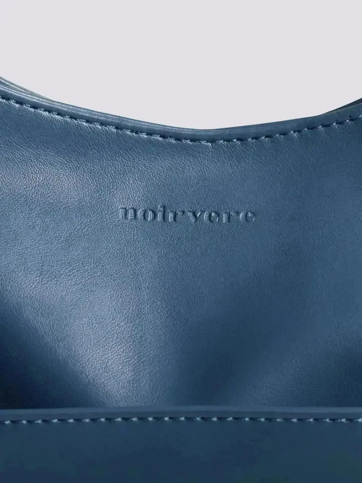 Timeless Bucket Shape Handbag — Structured Design, Spacious Interior