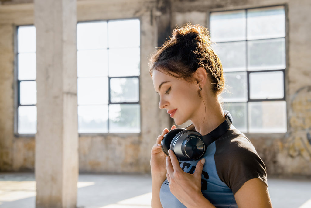Kirrea trådlösa over-ear-hörlurar — aktiv brusreducering, Bluetooth 5.0, inbyggd mikrofon