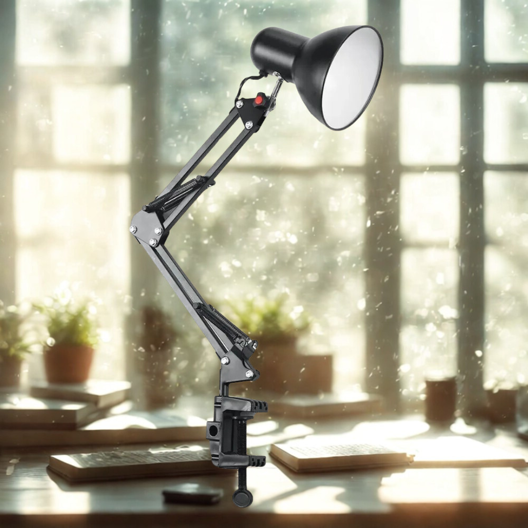 Moderní nastavitelná stolní lampa — robustní upínací držák