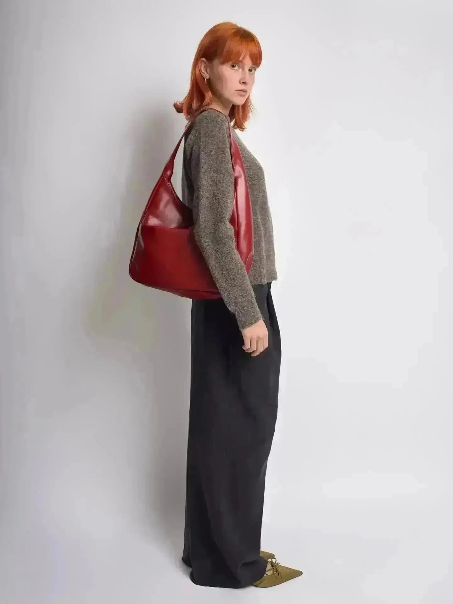 Timeless Bucket Shape Handbag — Structured Design, Spacious Interior