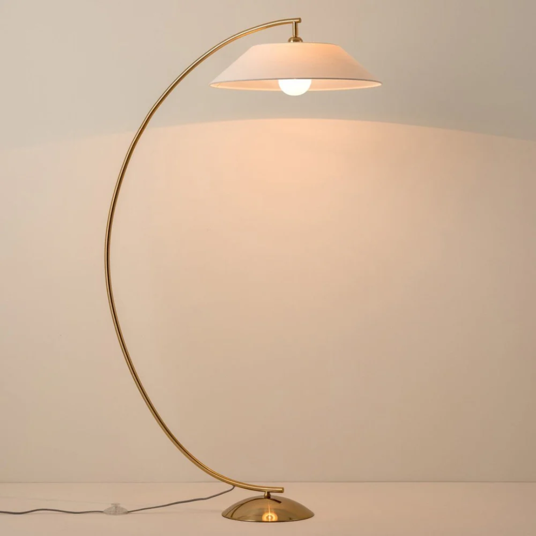 Luminara Stehlampe mit gemütlicher Ambientebeleuchtung für Wohnräume