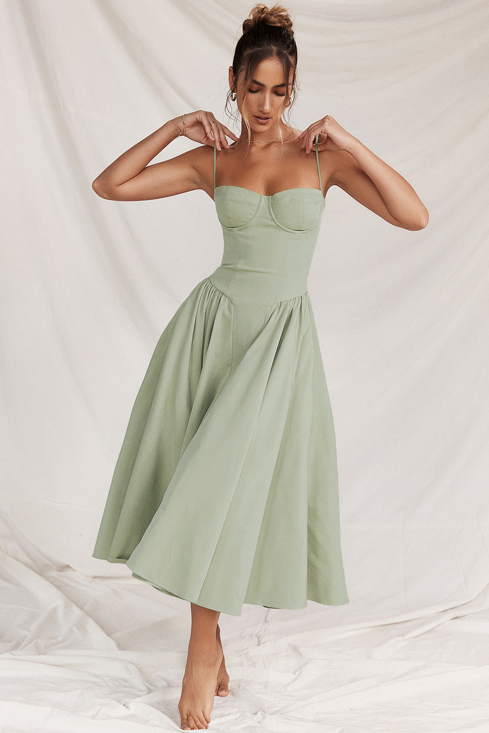 Ashleya korset-sommerkjole — alsidig elegant stil