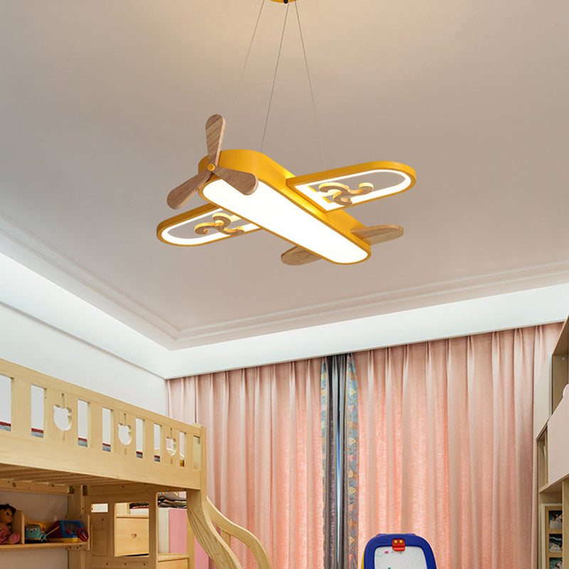 Hravé LED závěsné svítidlo LumaPlane ve tvaru letadla — design se siluetou letadla