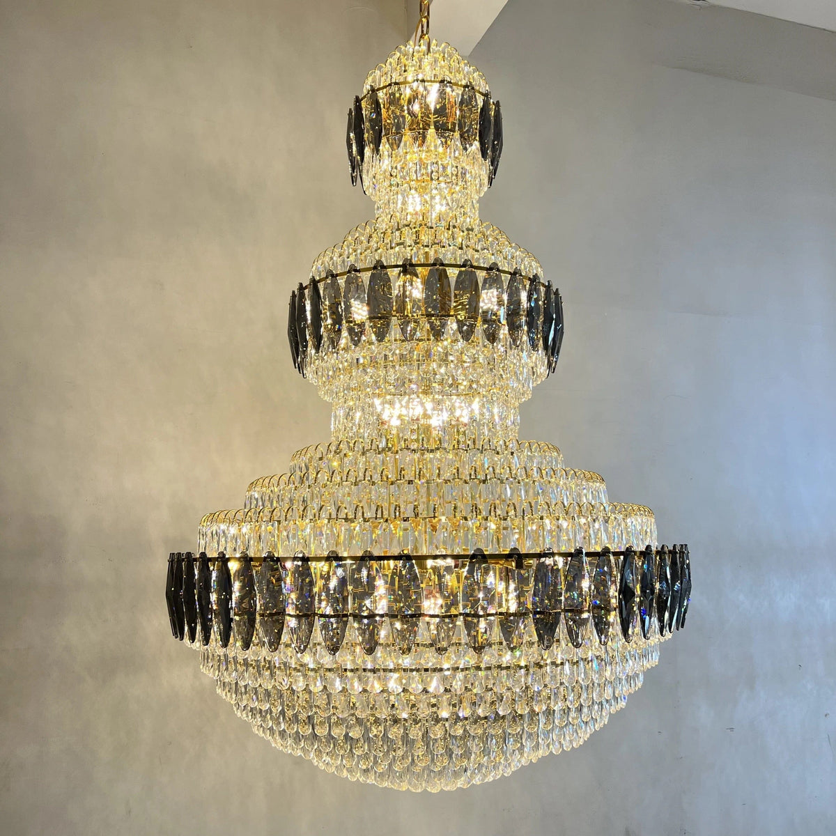 Lussuoso lampadario lungo in cristallo in stile europeo Denise