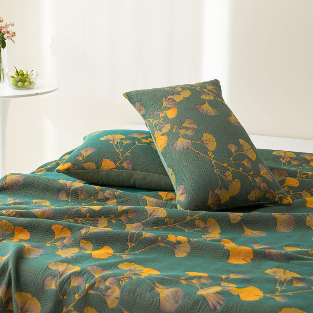 Kétoldalas, jacquard szövésű, virágos ginkgoleveles ágytakaró