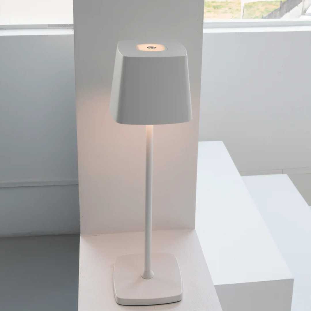 AuroraFlux bezdrátová LED stolní lampa s nastavitelnou jasností a dotykovým senzorem