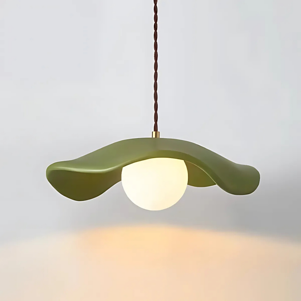 Lyra Wabi-Sabi Esszimmer Pendelleuchte mit Lotusblatt-Akzent