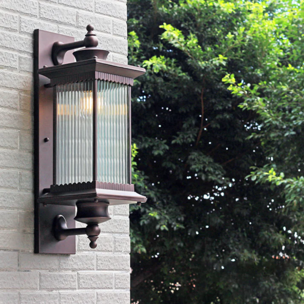 Cavellin Outdoor Wall Light With Retro Style For Patios And Gardens