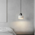 Liora Marmor-Pendelleuchte mit Messingakzenten für Esszimmer