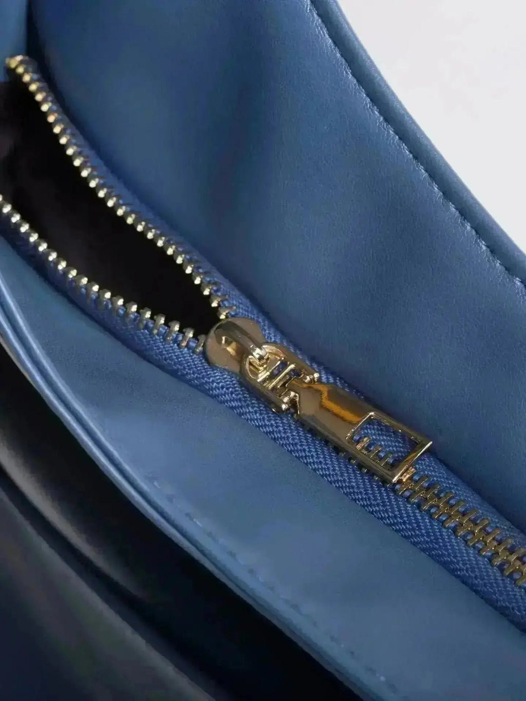 Timeless Bucket Shape Handbag — Structured Design, Spacious Interior