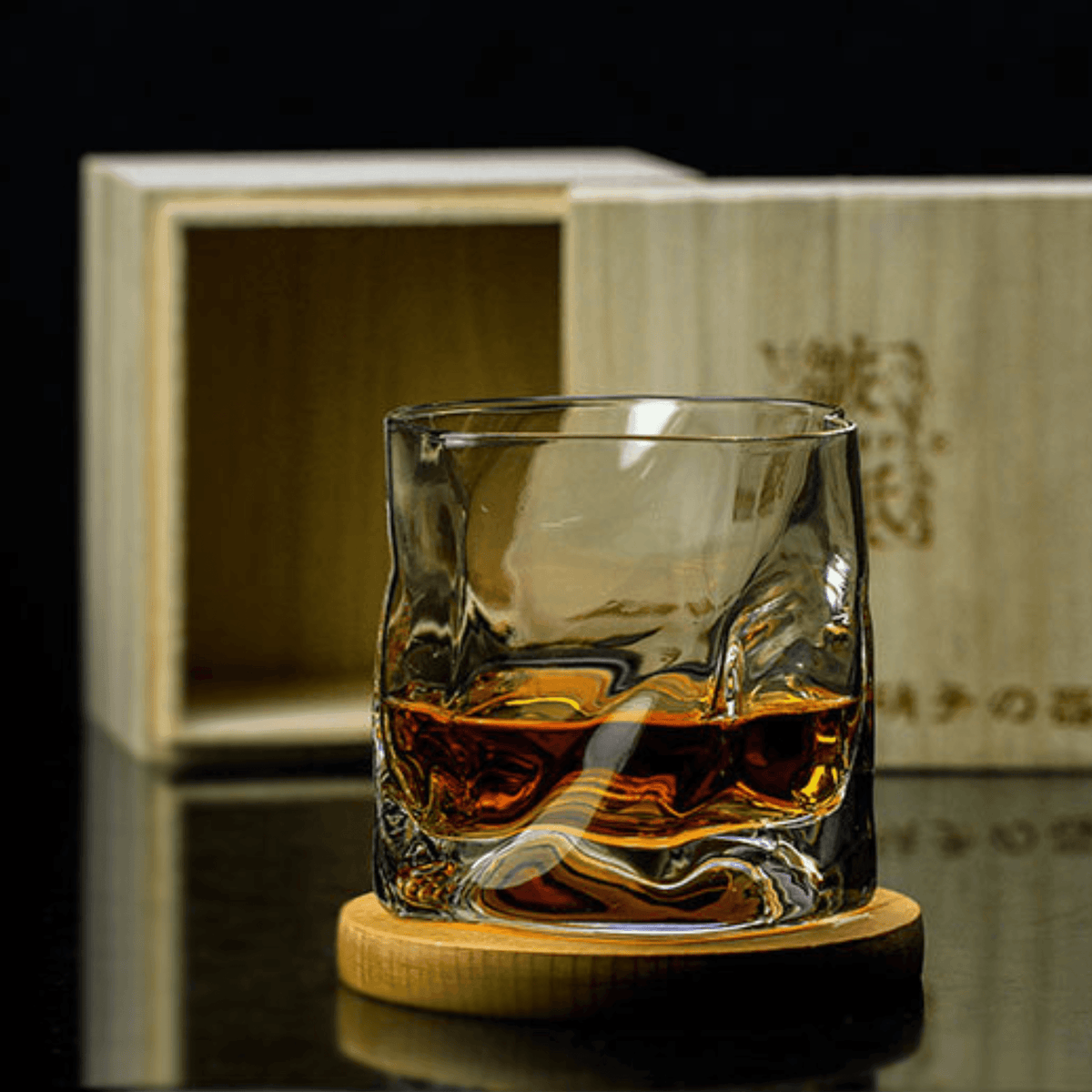 Kairo Glassworks Edo-Kiriko-Whiskyglas, handgeschliffen – Künstlerisches, zerknittertes Design