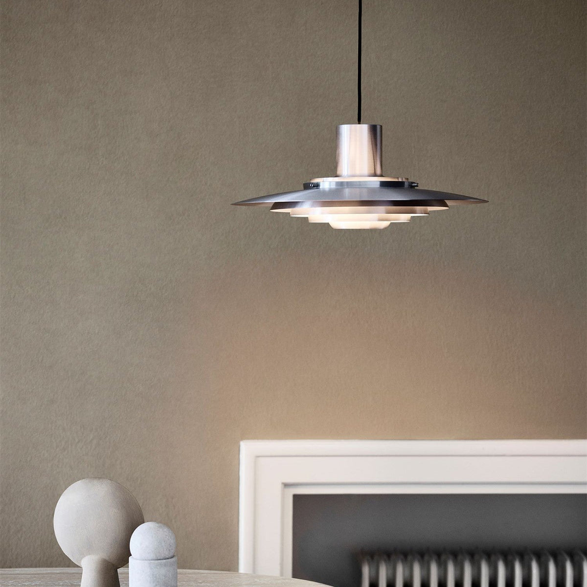 NovaLume Contemporary Aluminum Pendant Lamp — Minimalist LED Fixture