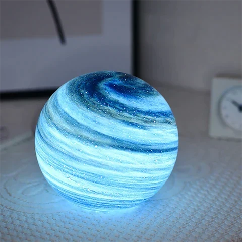Szklana lampa księżycowa LunaCrystal — kosmiczne detale, delikatny blask