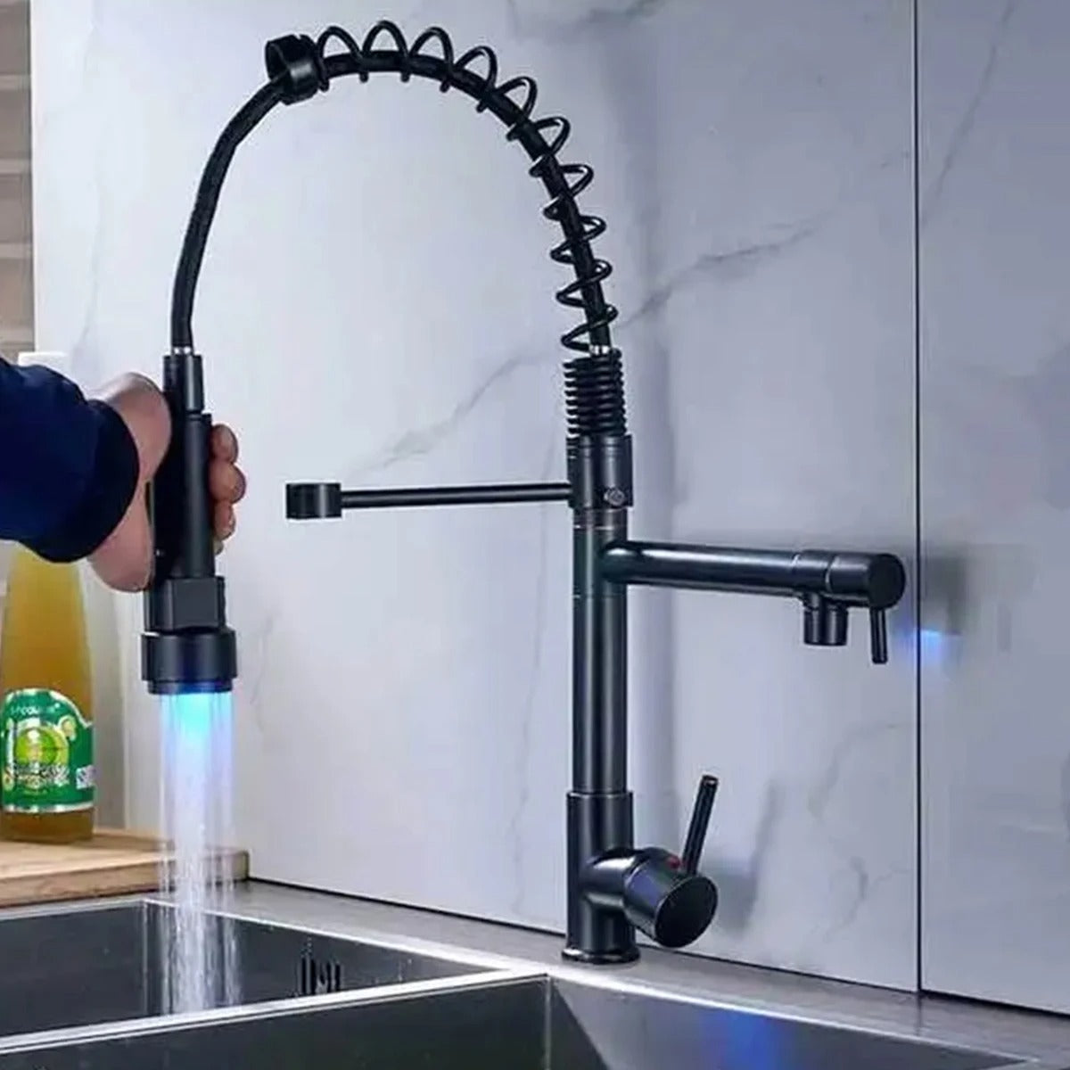 Aquaspin Küchenarmatur in mattem Schwarz - 360-Grad-Drehung