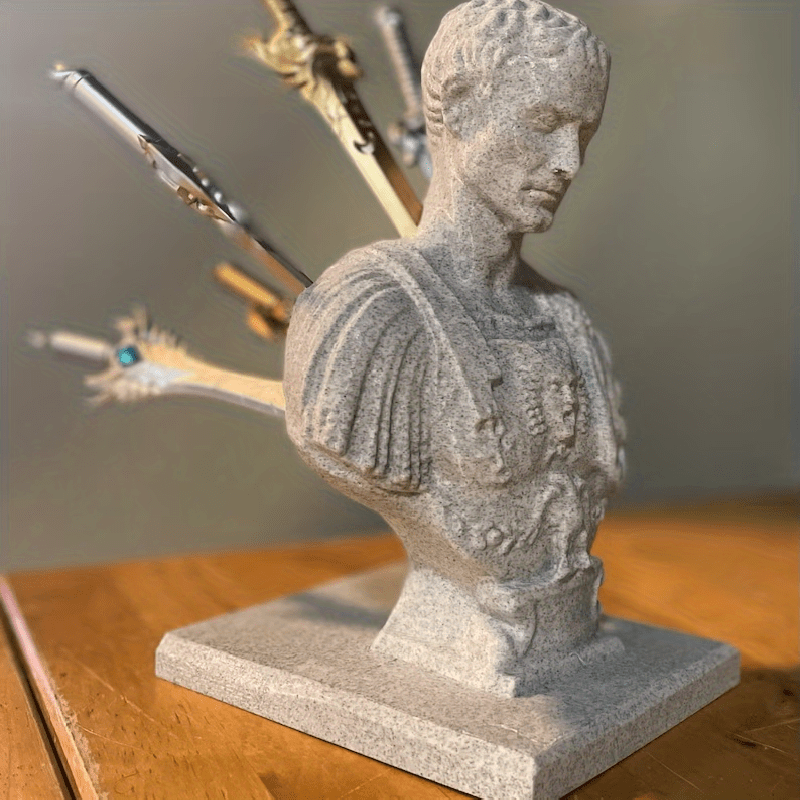 Stojánek na pero na stůl Aurelius — historický design Julia Caesara