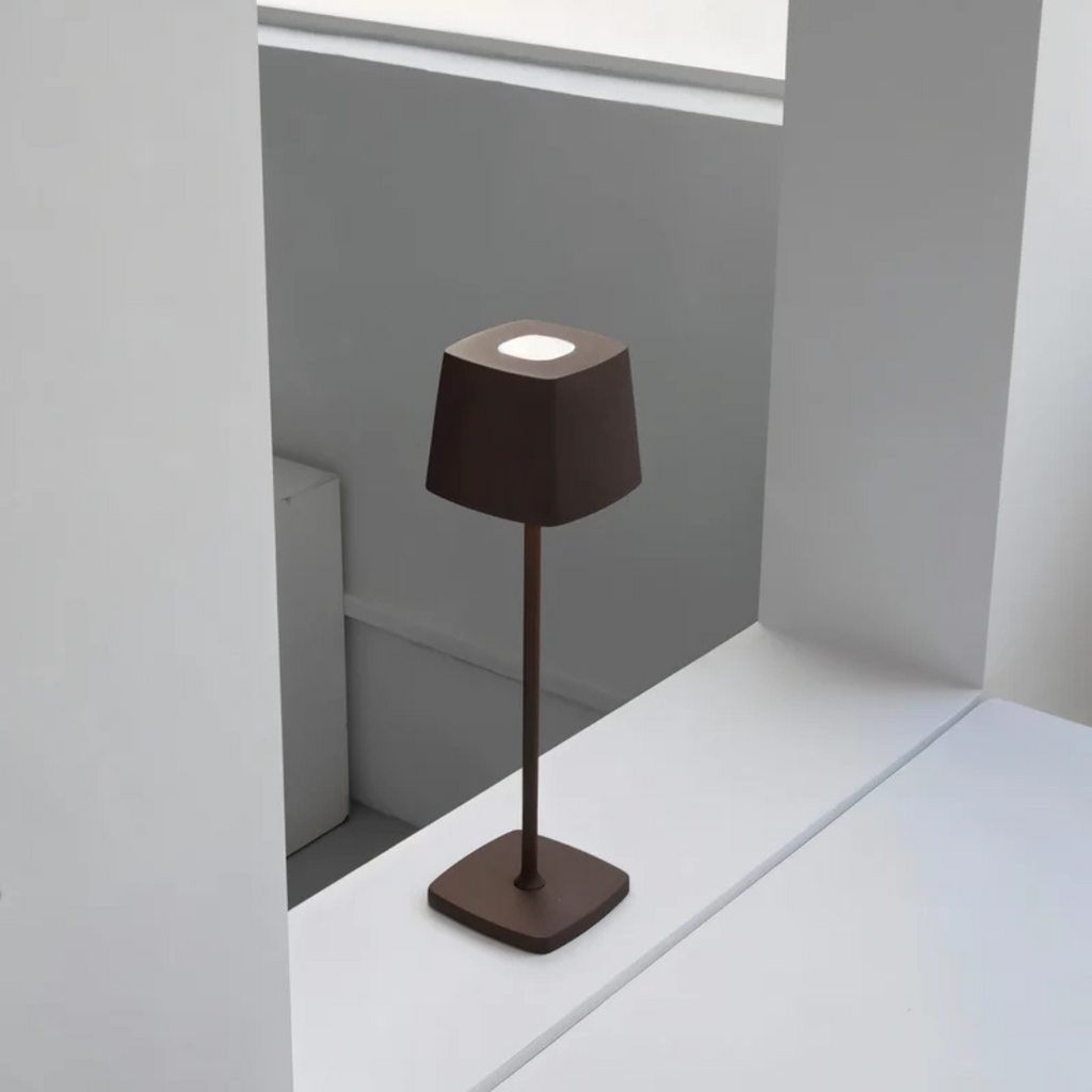 AuroraFlux bezdrátová LED stolní lampa s nastavitelnou jasností a dotykovým senzorem