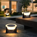 SolaraGlow solární venkovní zahradní lampa s teplým LED světlem pro cesty  