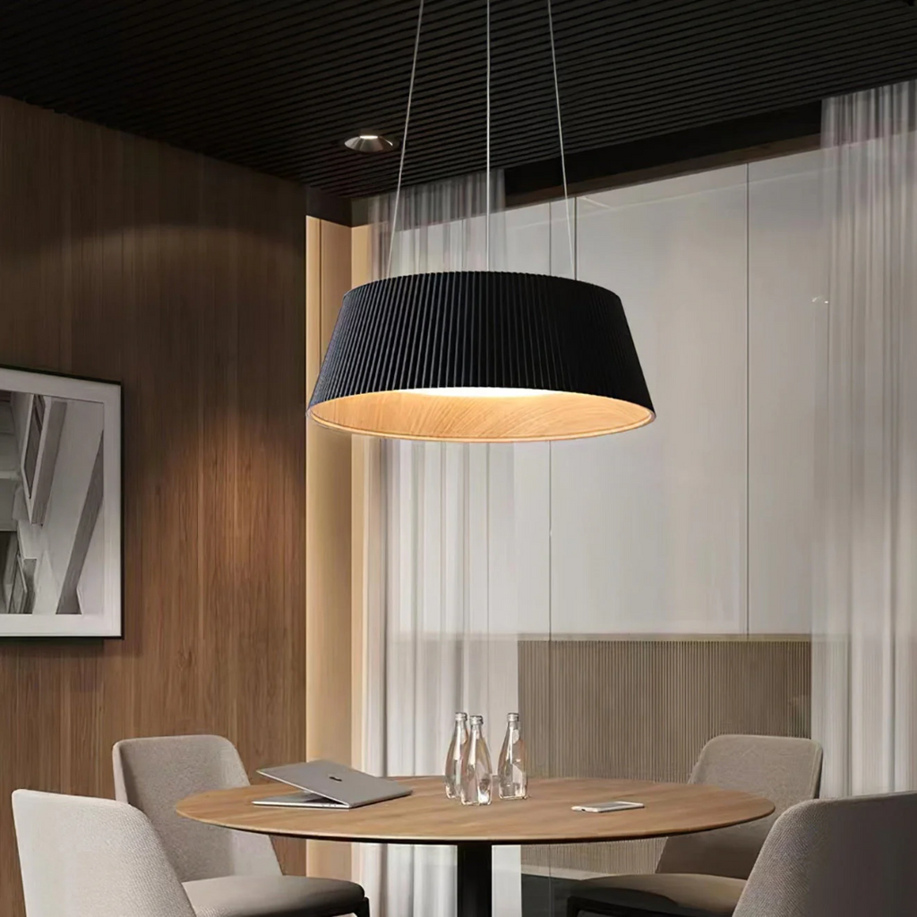 Aurela Moderne LED Pendellampe mit geriffeltem Finish für den Esstisch
