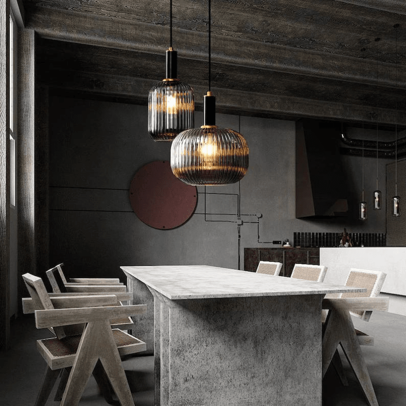 Nordic vintage -lasikattovalaisin mustalla lasilla ja metallilla