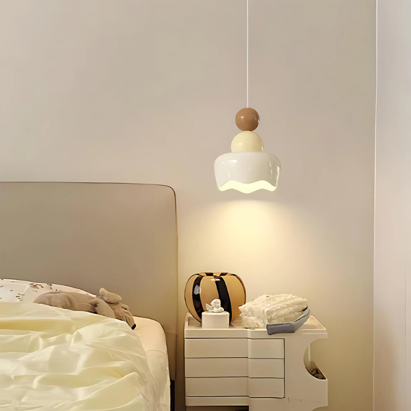 Lyra Glow moderne Pendelleuchte für eine warme Schlafzimmeratmosphäre