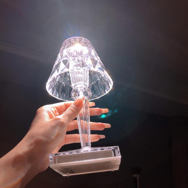 Candeeiro de mesa elegante com sensor tátil e cristal — brilho ambiente