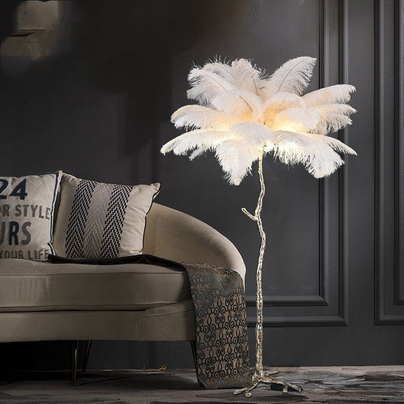 Gulvlampe med kunstige fjer — moderne, dekorativ standerlampe