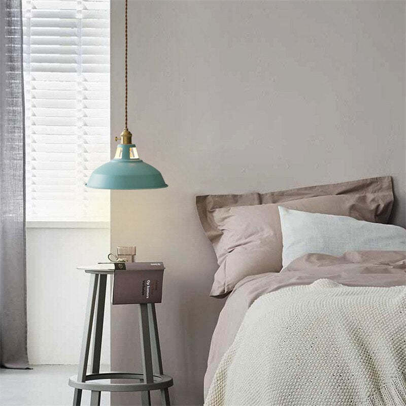 Kovová závěsná lampa Spectrum - výrazný design Morandi