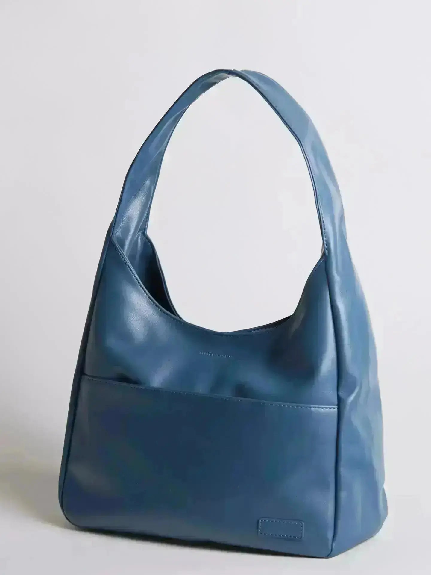 Timeless Bucket Shape Handbag — Structured Design, Spacious Interior