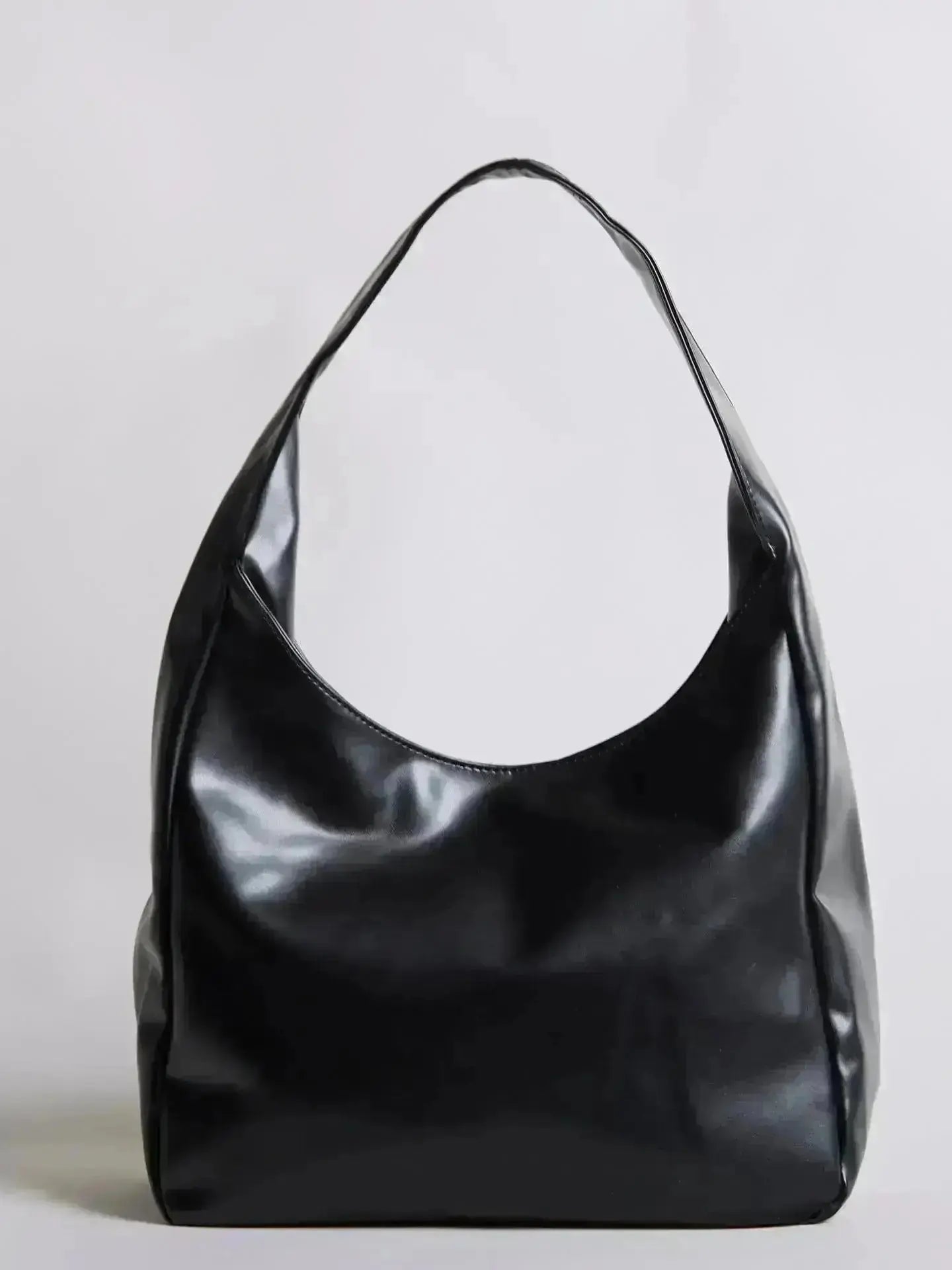 Timeless Bucket Shape Handbag — Structured Design, Spacious Interior