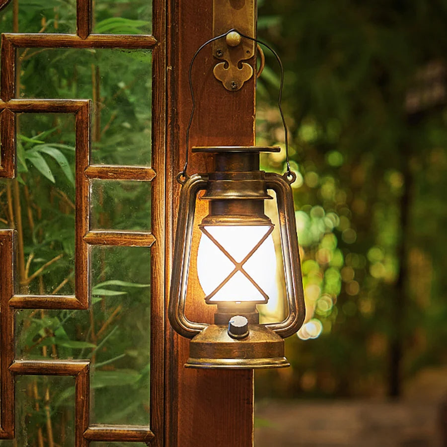 Lanterne vintage rustique à LED et au kérosène — Lampe portable à suspendre