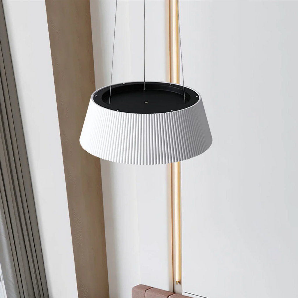 Aurela Moderne LED Pendellampe mit geriffeltem Finish für den Esstisch