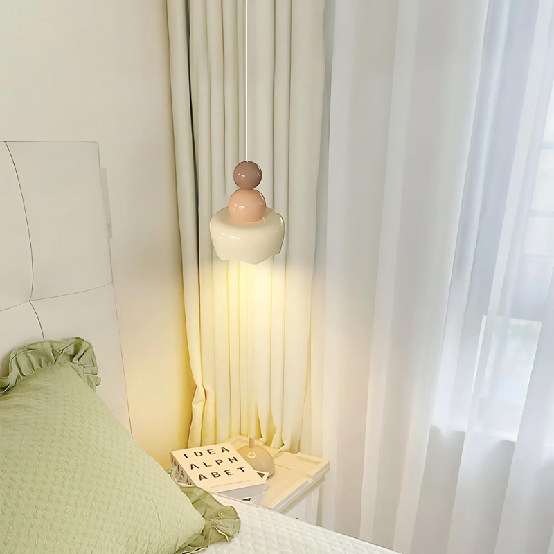 Lyra Glow moderne Pendelleuchte für eine warme Schlafzimmeratmosphäre