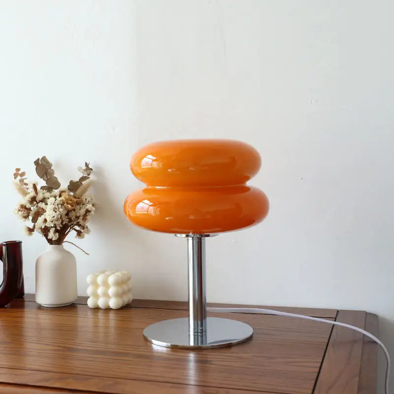 Novaeon skrivebordslampe i Bauhaus-stil med italiensk vintagepræg  