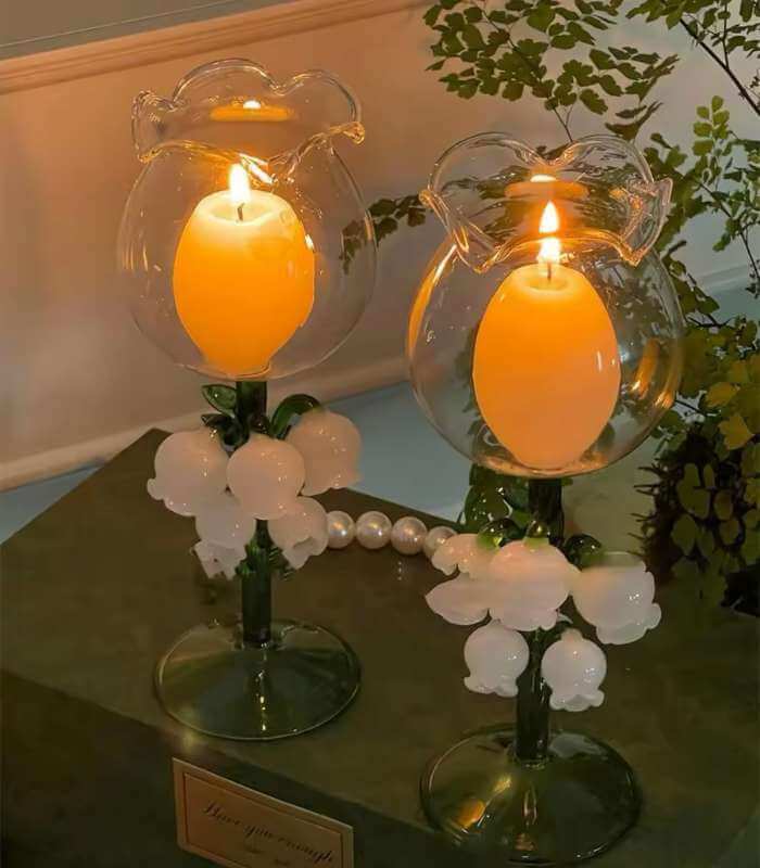 Handgeblasenes Weinglas und Champagnerglas mit Maiglöckchenmotiv, 21 cm