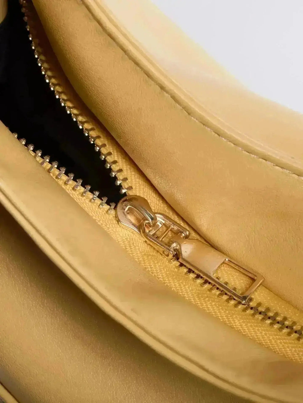 Timeless Bucket Shape Handbag — Structured Design, Spacious Interior