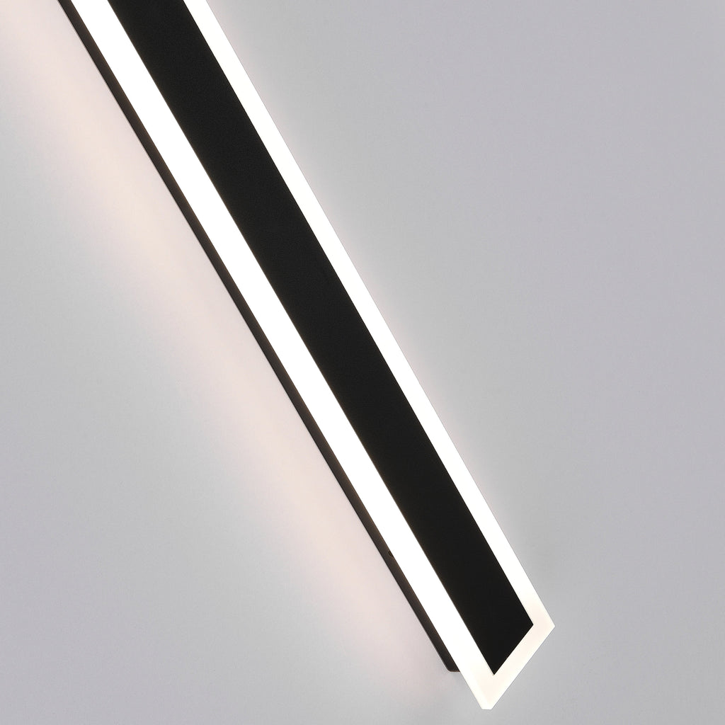 Frostline lineaire buitenwandlamp — transparant acrylpaneel, matzwarte afwerking