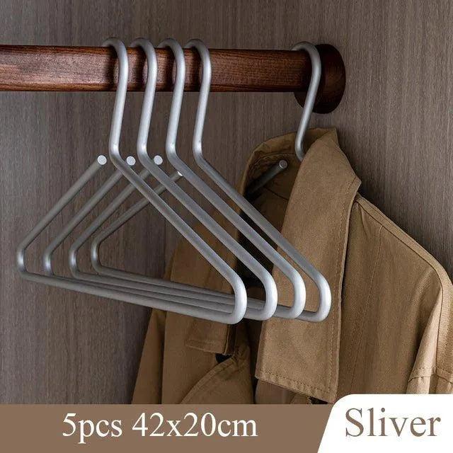 5-teilige Kleiderbügel aus Metall in mattem Vollgold/-silber — Nahtlose Kleiderschrank-Organizer