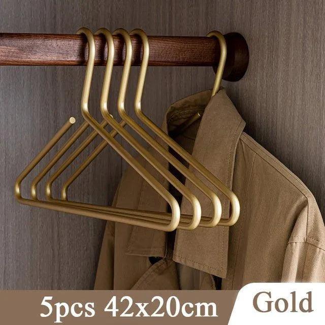 5-teilige Kleiderbügel aus Metall in mattem Vollgold/-silber — Nahtlose Kleiderschrank-Organizer